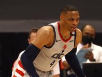 里程碑夜多伦多猛龙防线松动；欧联今晚刷纪录；气氛紧张；身体对抗强度拉满(多伦多猛龙队英语介绍)-im电竞