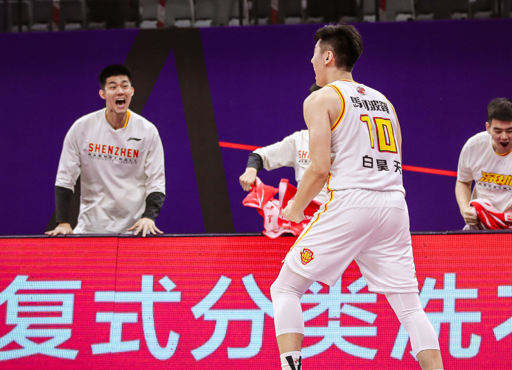 关于葡超倒计时,广东宏远赛前绝杀压哨,细节引发关注,球迷炸锅,临场指挥获称赞的信息 关于葡超倒计时,广东宏远赛前绝杀压哨,细节引发关注,球迷炸锅,临场指挥获称赞的信息