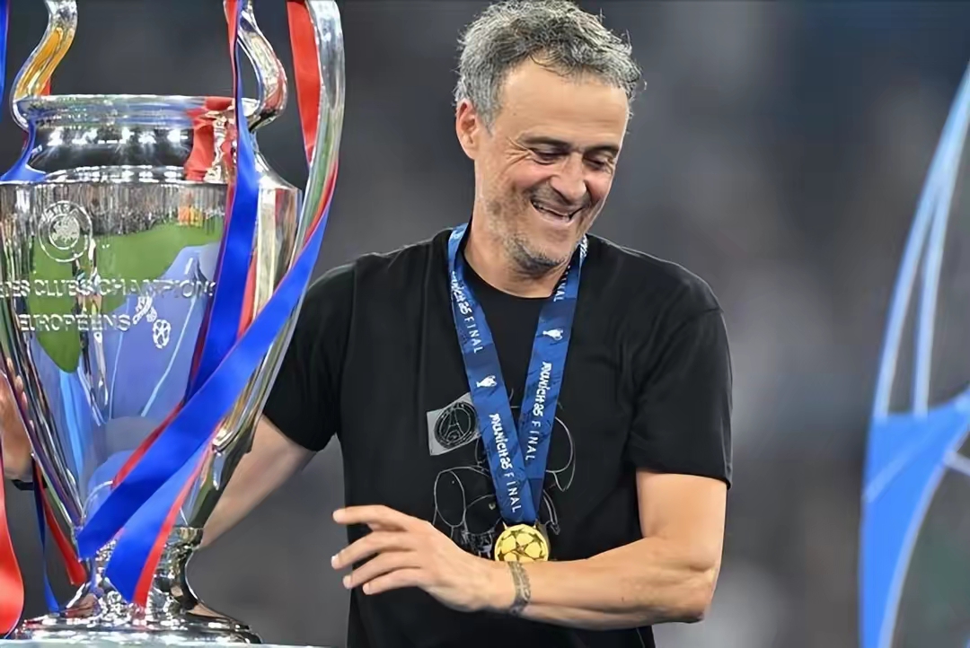 关于意大利杯窗口期再迎强敌,法兰克福更衣室发声,主帅态度:话题不断,赛程密集仍需轮换的信息 关于意大利杯窗口期再迎强敌,法兰克福更衣室发声,主帅态度:话题不断,赛程密集仍需轮换的信息