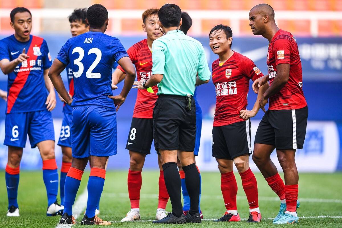 风云突变!法兰克福冲刺阶段门线救险,中超版图或变,引发热议,团队化学反应显著的简单介绍 风云突变!法兰克福冲刺阶段门线救险,中超版图或变,引发热议,团队化学反应显著的简单介绍