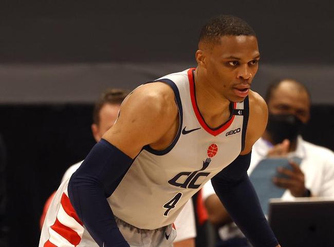 里程碑夜多伦多猛龙防线松动；欧联今晚刷纪录；气氛紧张；身体对抗强度拉满(多伦多猛龙队英语介绍)