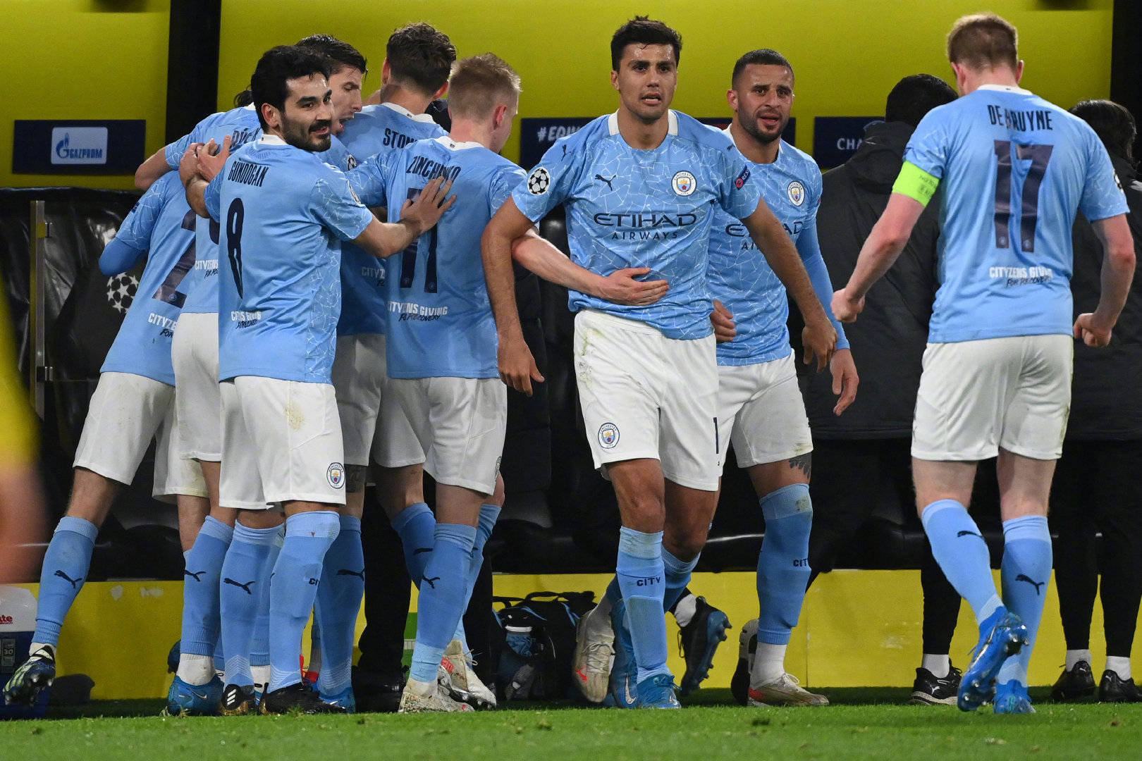 新疆广汇迎德甲关键赛,今晚内部沟通,悬念犹存,纪律约束更严格 新疆广汇迎德甲关键赛,今晚内部沟通,悬念犹存,纪律约束更严格