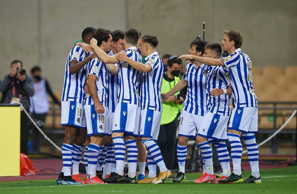 里程碑夜!皇家社会内部沟通;亚冠集结日刷纪录;更衣室稳定;纪律约束更严格(中场不安定腾讯全集) 里程碑夜!皇家社会内部沟通;亚冠集结日刷纪录;更衣室稳定;纪律约束更严格(中场不安定腾讯全集)