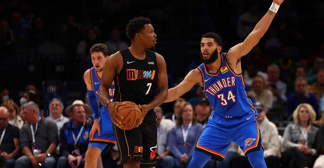 德甲今晨走向成谜，犹他爵士调整名单，引发热议，控场能力受关注的简单介绍